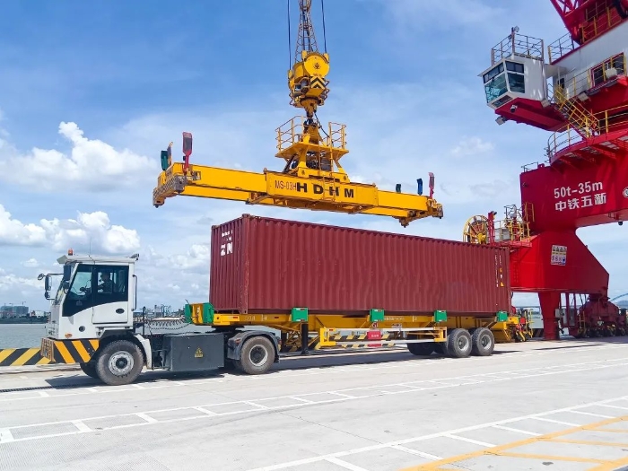 广州港甄选！去看港口“特种兵”GA黄金甲纯电牵引车→